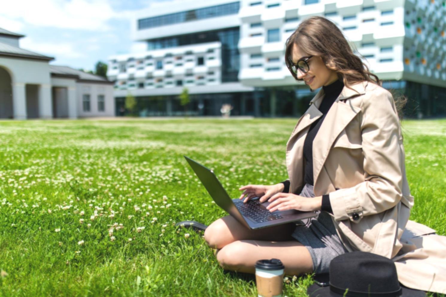 Color grading su scena romantica con toni caldi